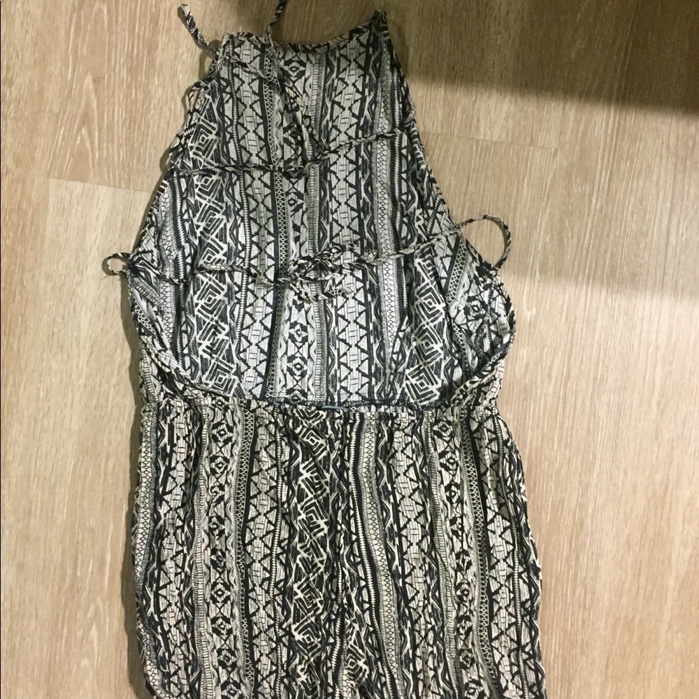 Romper - Picture 2 of 3